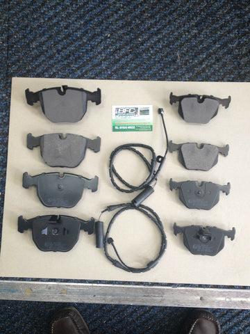 BMW X5 3.0 3.0D 4.4 FRONT & REAR BRAKE PADS & WEAR LEADS SENSOR